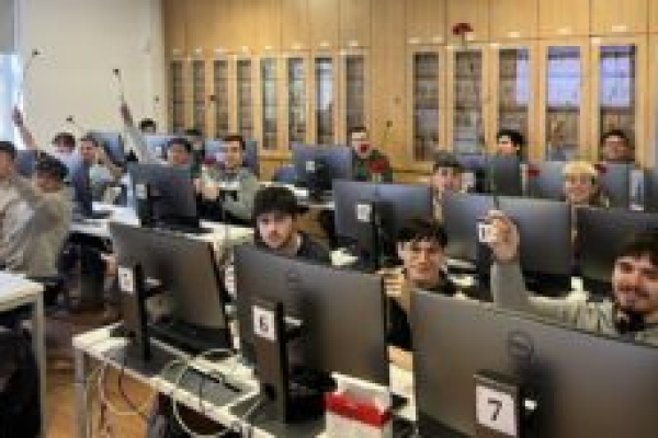 Lembramos e festexamos o aniversario da Revolução dos Cravos